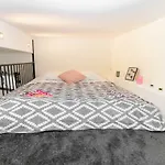 Hugona Apartment